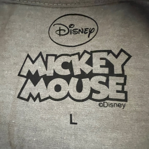 Men’s Disney Shirt Mickey “Who Me”  in Grey NWT - Picture 4 of 7